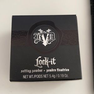 KVD Kitten Mini: Lock-It Setting Powder